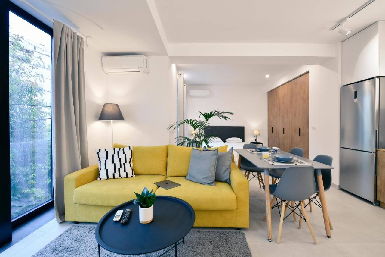 Collective Urban Villa In Tirana Exterior photo