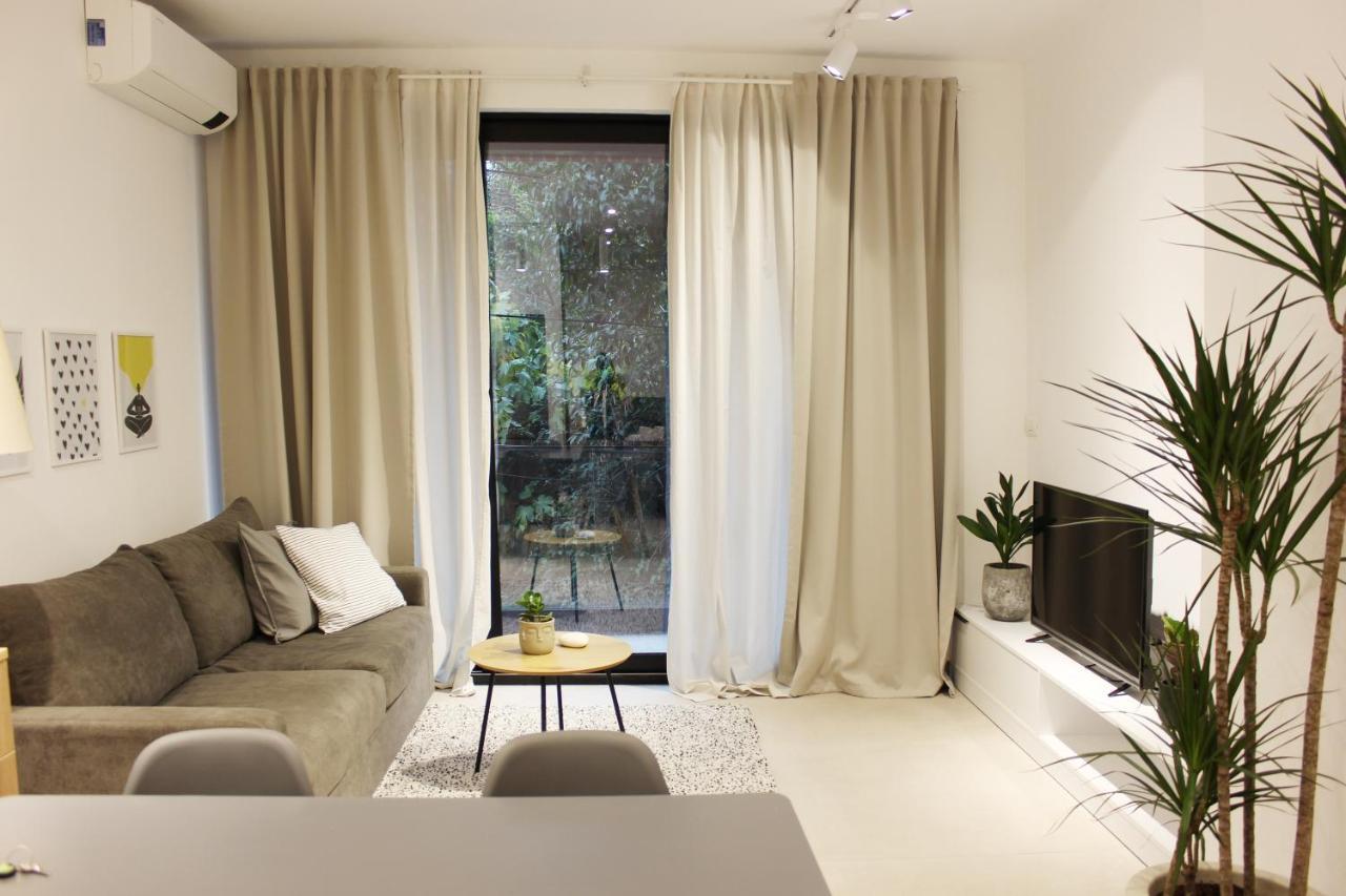 Collective Urban Villa In Tirana Exterior photo